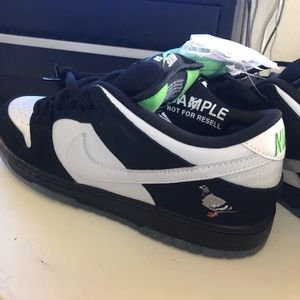 Nike dunk low staple pigeon